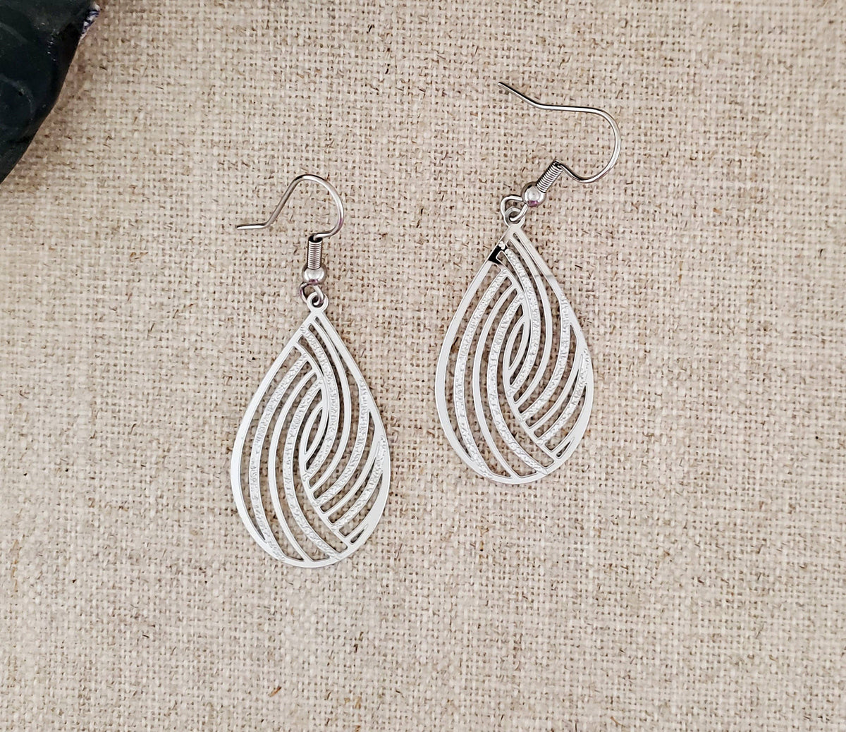 Med Geometric Stainless Steel Teardrop Earrings